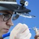 Loupe à fixer à la tête avec éclairage 2 leds